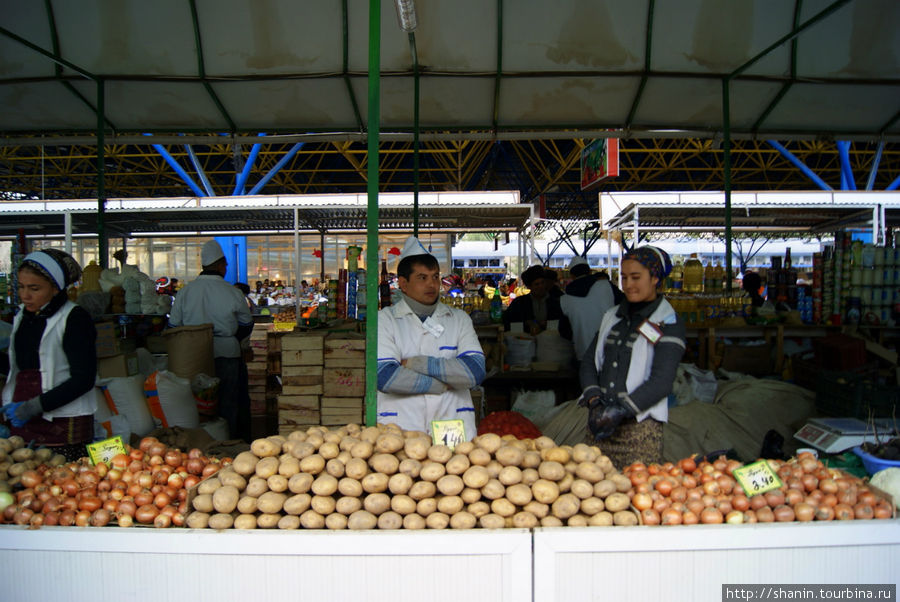 НА Текинском рынке в Ашхабаде Ашхабад, Туркмения