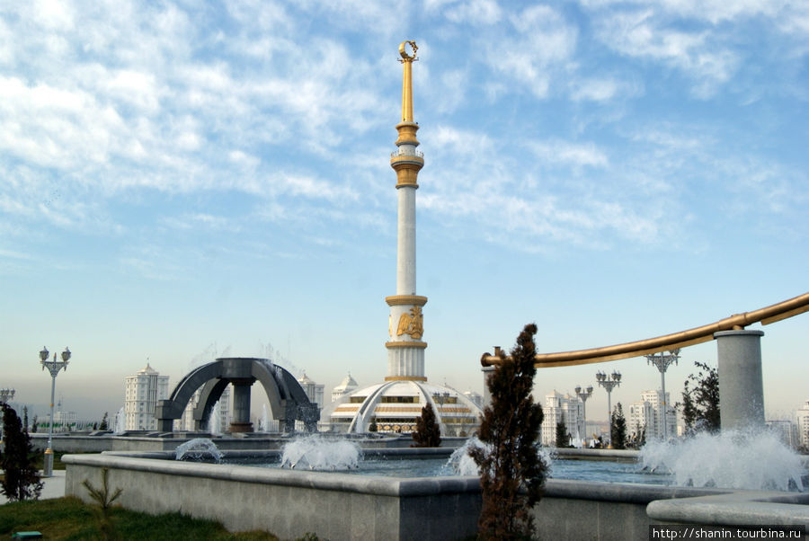 Улица фонтанов в Березенги Ашхабад, Туркмения