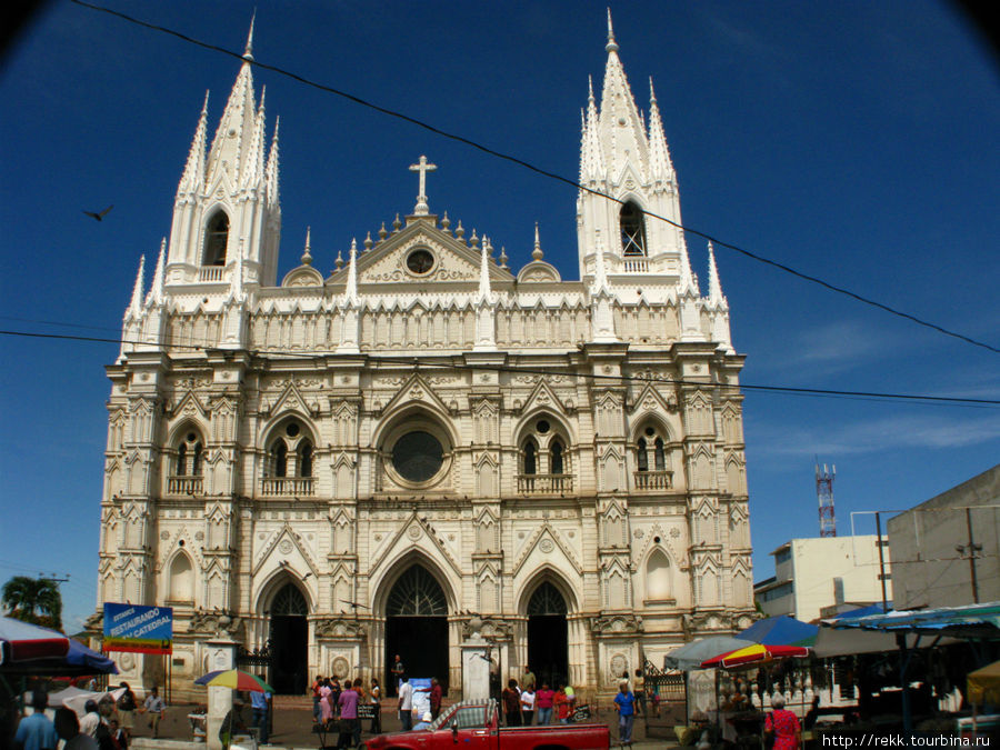 Очень красивый кафедральный собор... Сальвадор
