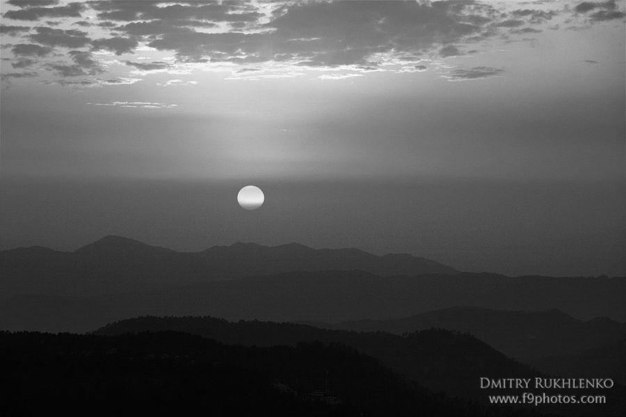 Черно-белые Гималаи Штат Химачал-Прадеш, Индия