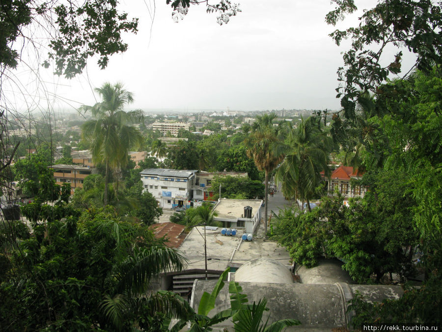 Порт-о-Пренс с нашего балкона Гаити