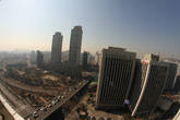 Первая фото в Сеуле. Город сразу сразил своим деловым и современным видом. Ожидал что то более живописного яркого и неделового) Фотография с 22 этажа. Внизу справа минипарк.