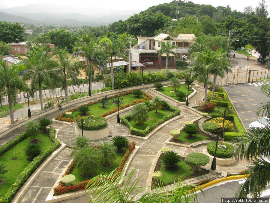 Дворцовый садик с третьего этажа Доминиканская Республика