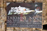Плакат о свето-музыкальном шоу Таинственные ночи, что для туристов организуют в крепости в июле-августе (по субботам, с 20.30).