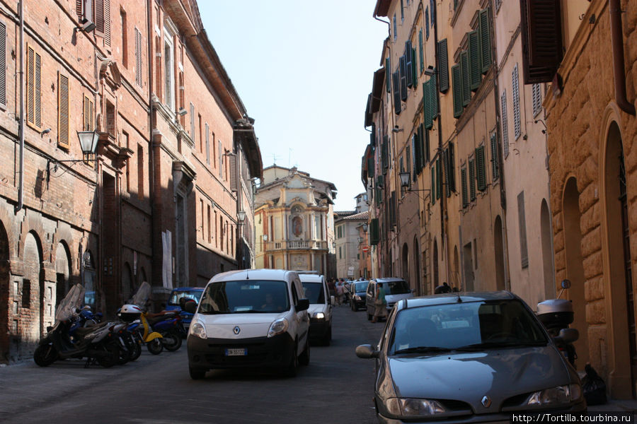 улочки Сиены Сиена, Италия