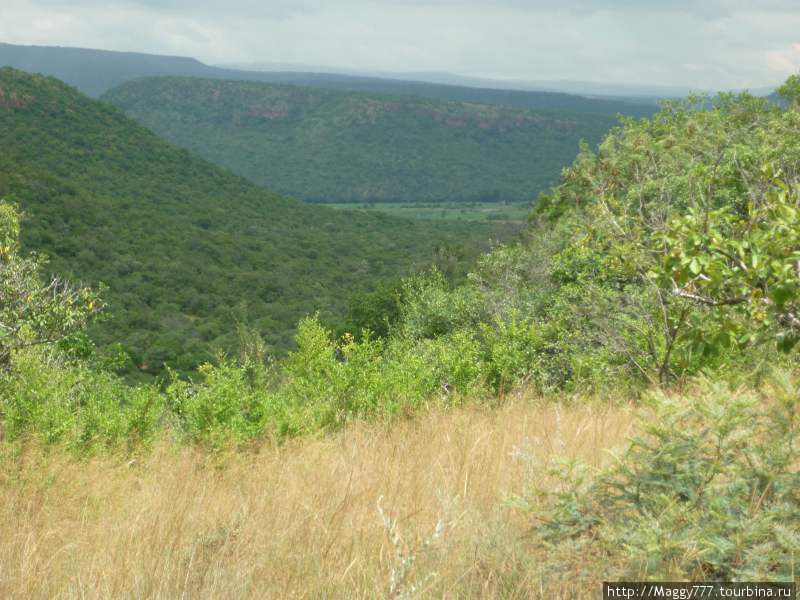Виды на окрестные холмы  из Iketla Lodge тоже внушают Национальный парк Крюгер, ЮАР