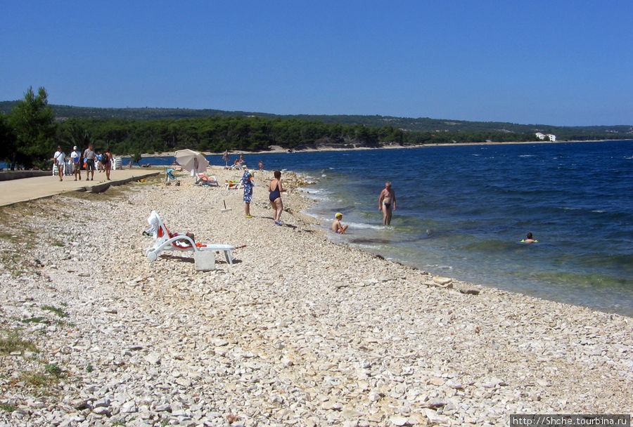 Типичный пляж Супетара Супетар, остров Брач, Хорватия