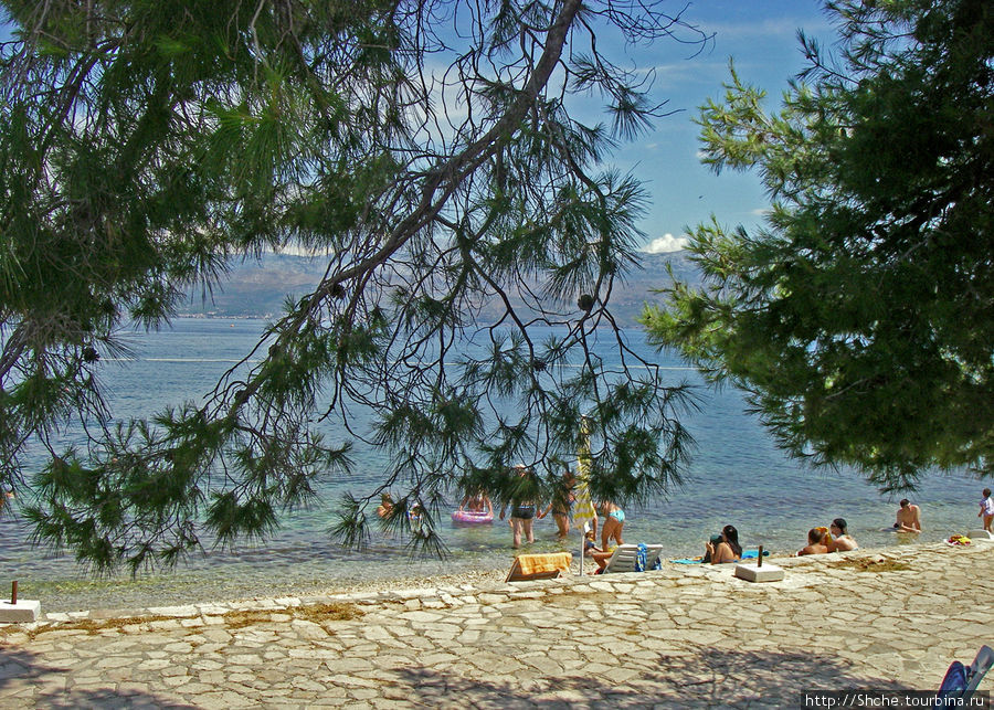пляж отеля Супетар, остров Брач, Хорватия
