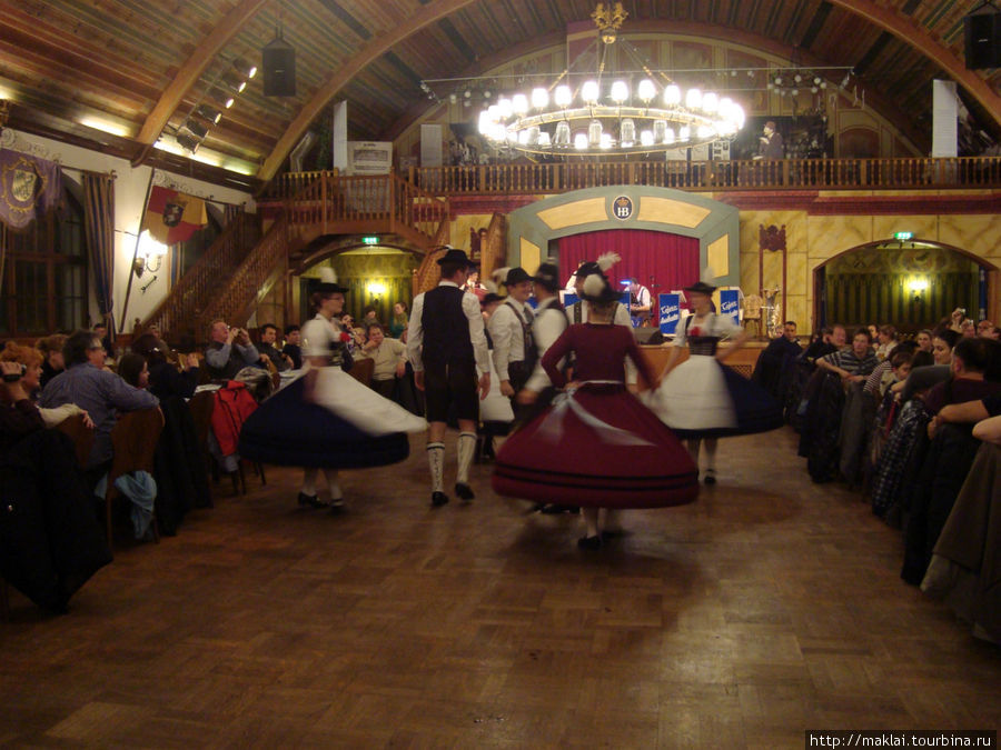 Баварский танец. Мюнхен, Германия