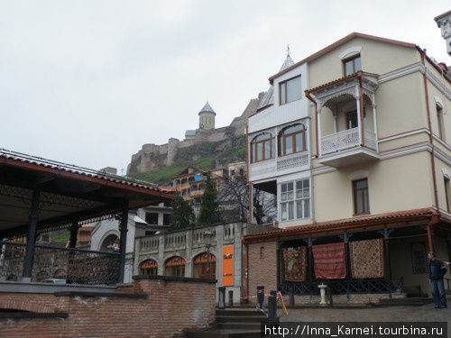 Балкончики, ковры, крепость Грузия