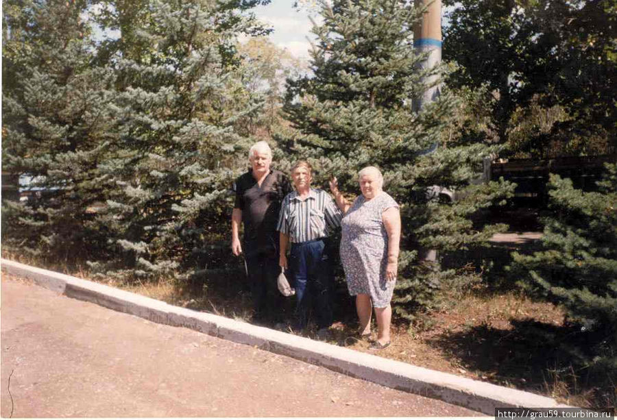 Я с родственниками на месте приземления Гагарина( Фото прошлого века). Смеловка, Россия