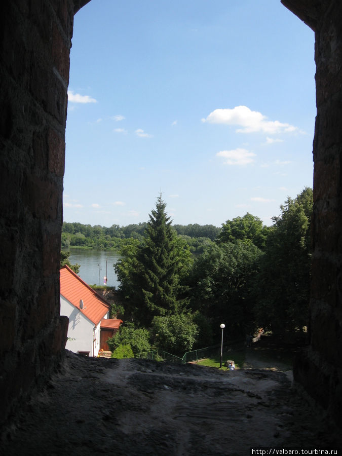 Вид из другого окна разрушенного замка крестоносцев. Торунь, Польша
