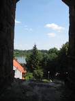 Вид из другого окна разрушенного замка крестоносцев.