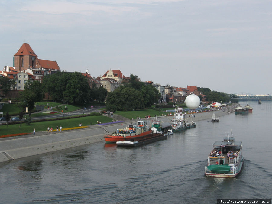 Вид на Торунь с моста Пилсудского. Торунь, Польша