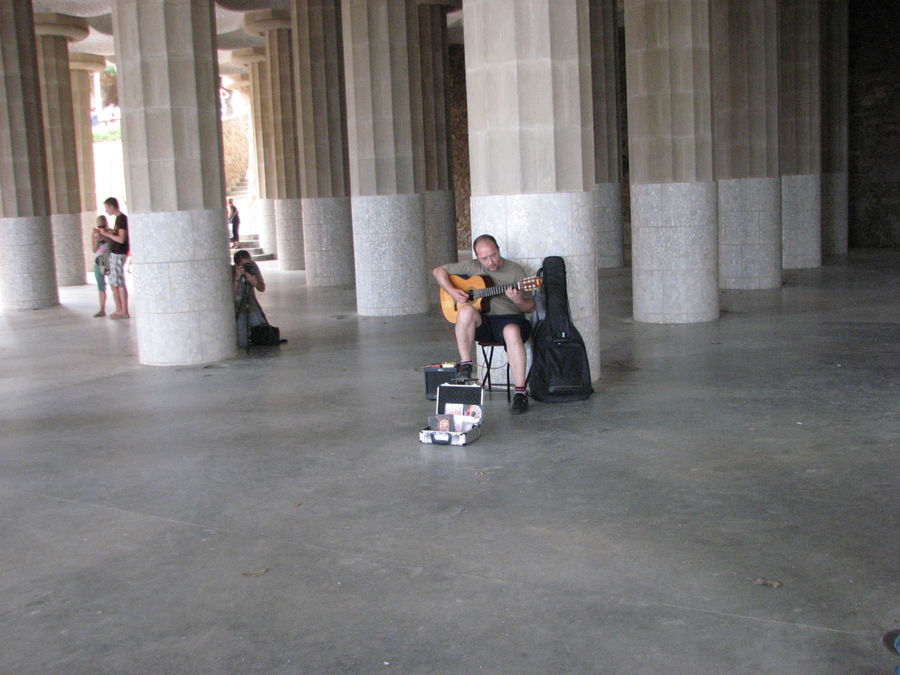 Зал ста колонн славится хорошей акустикой. Барселона, Испания