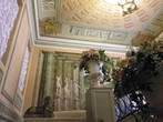 Главная лестница дома Кочневой