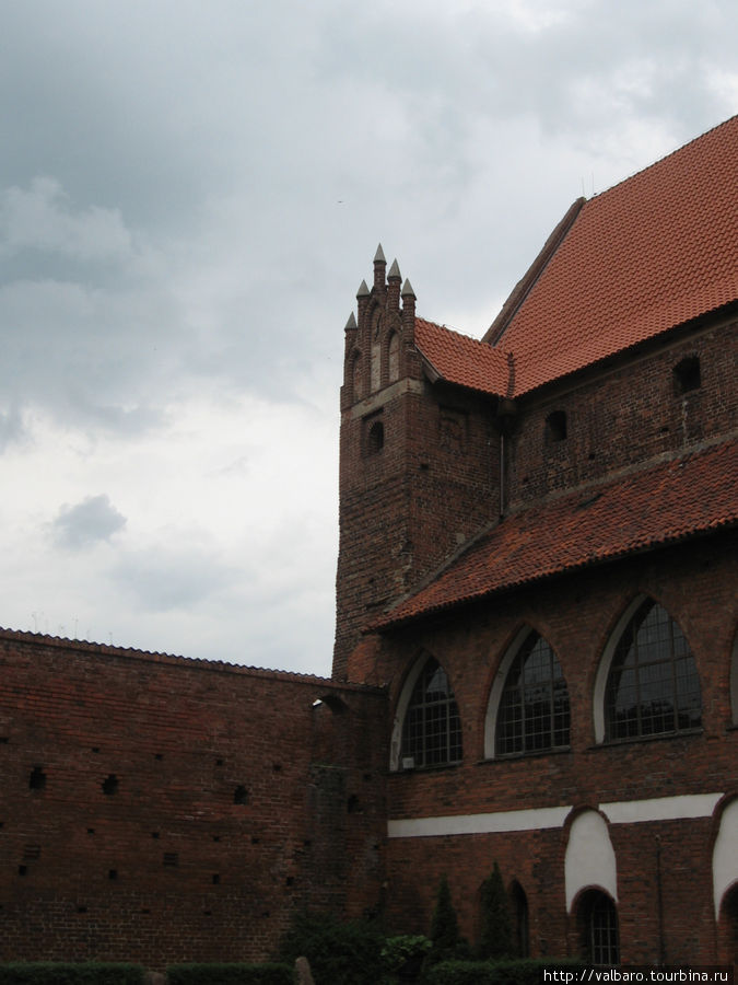 Ольштын в дождливый день: Замок Ольштын, Польша