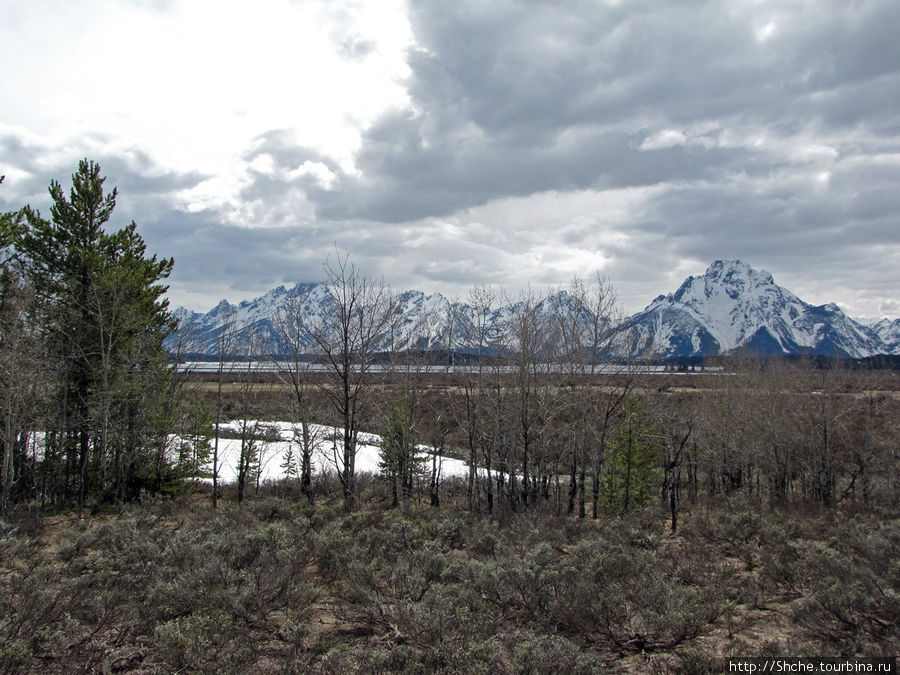 Озеро Jackson и горная гряда Teton, 120 км по пути в Джексон Национальный парк Гранд Тетон, CША