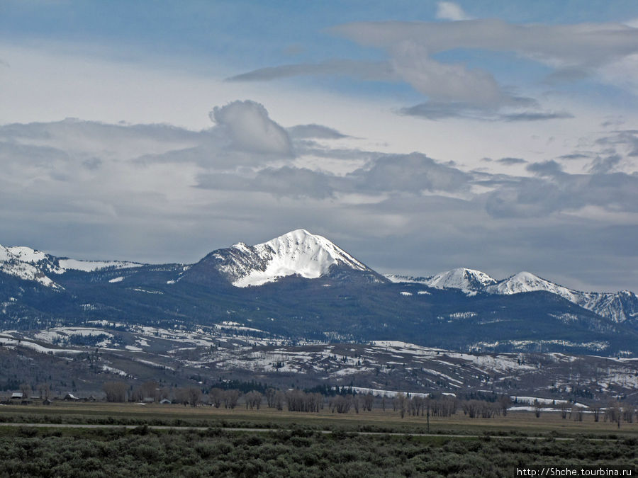 Озеро Jackson и горная гряда Teton, 120 км по пути в Джексон Национальный парк Гранд Тетон, CША