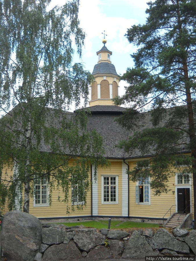 Здание церкви в соответствующем обрамлении Настола, Финляндия