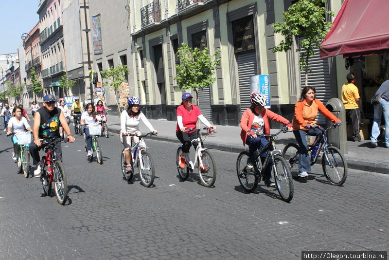 Велопробег по центральным улицам Мехико Мексика