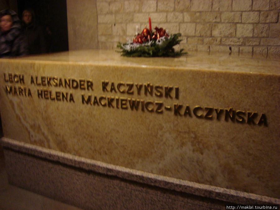Краков. Надгробие супругов Качиньских. Краков, Польша