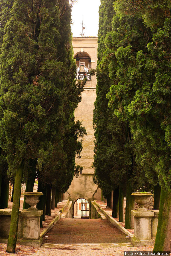 San Felice Del Benaco, город без достопримечательностей Сан-Феличе-дель-Бенако, Италия