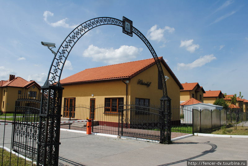 Икона над главным въездом не помогла Зеленоградск, Россия