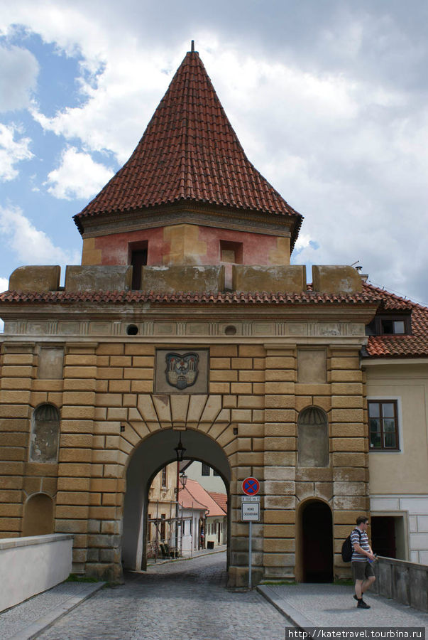 Будейовицкие ворота (внешняя сторона) Чешский Крумлов, Чехия