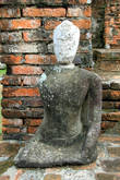 Статуя Будды на территории Вата Пхра Рам в Аюттхае