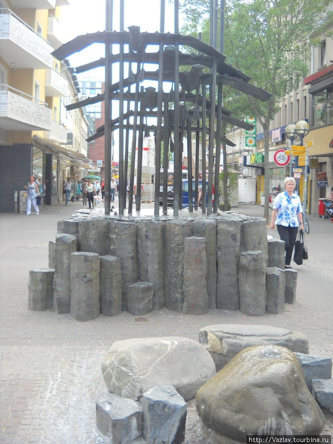 Памятник птицам Ханау, Германия