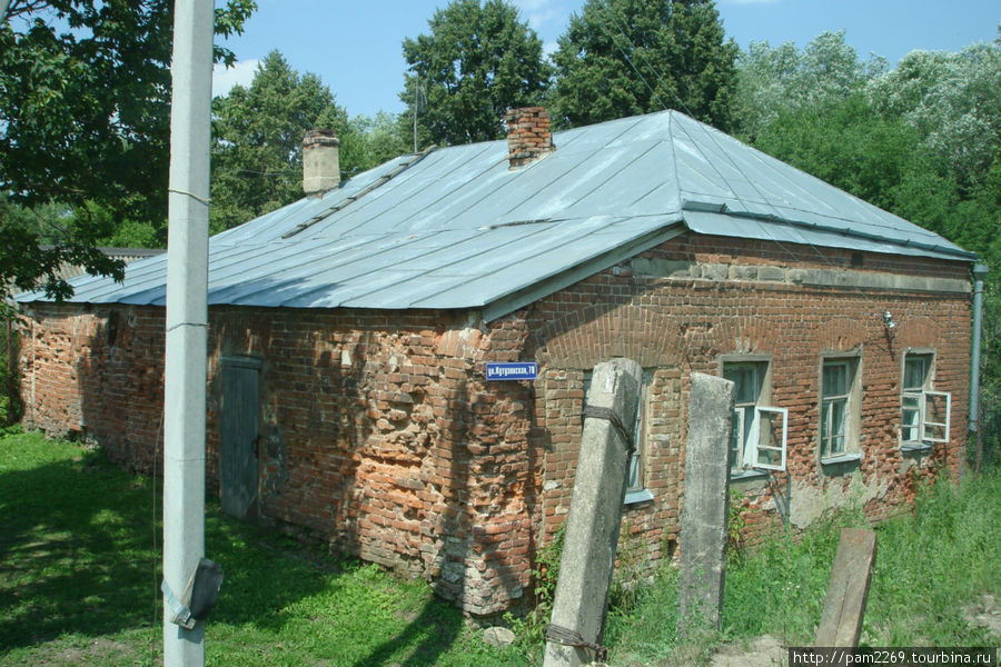 старый дом на центральной улице Кутузова Тарутино, Россия