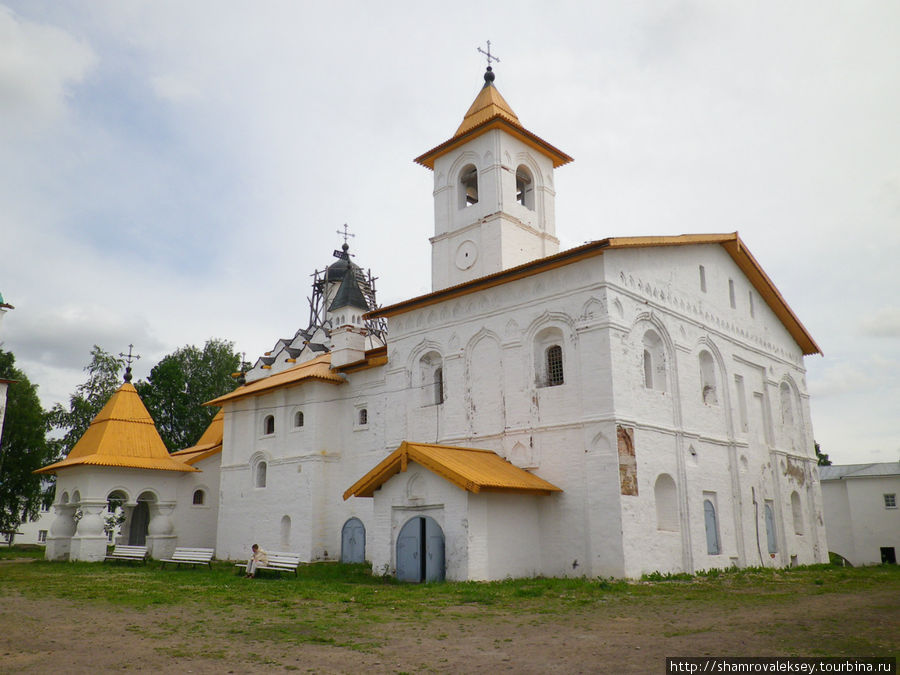 Трапезная монастыря Лодейное Поле, Россия