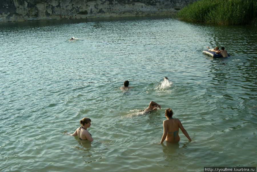 Изумрудное озеро или в горах под Эски-Керменом Бахчисарай, Россия