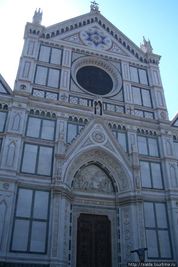 Итак, первые впечатления – собор Санта Кроче. Возможно, это самый прекрасный готический храм во всей Италии Флоренция, Италия