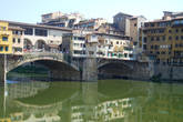 Одна из наиболее известных достопримечательностей древнего города. Мост Понте Веккио  (Старый мост)