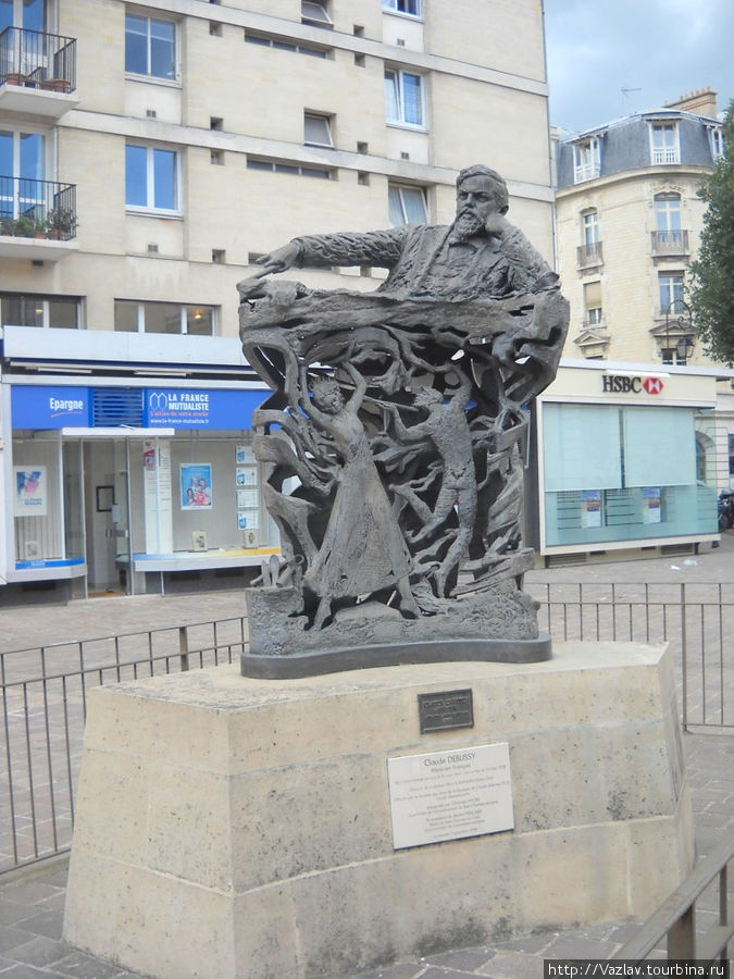 Памятник Клоду Дебюсси / Claude Debussy Monument