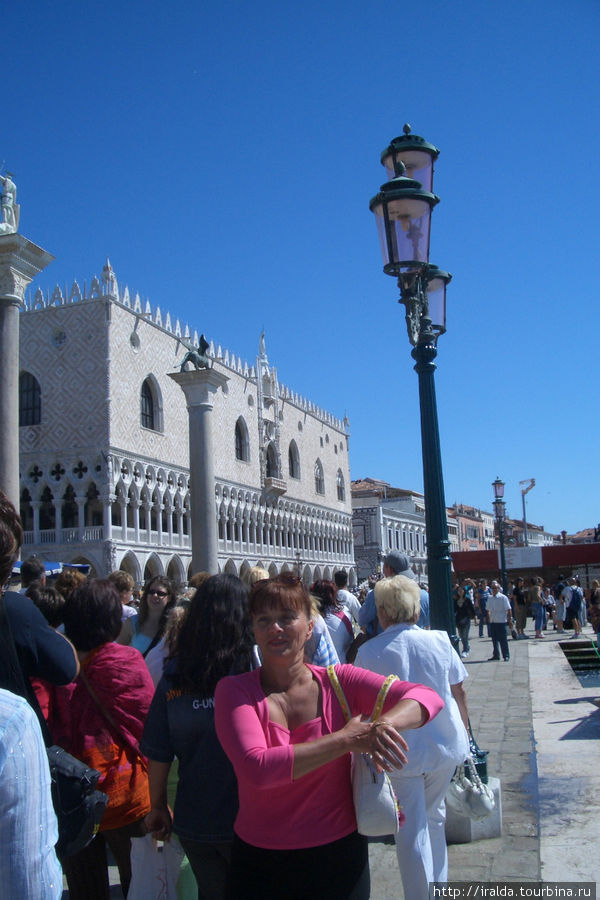 «Визитная карточка» Венеции — Дворец дожей Венеция, Италия