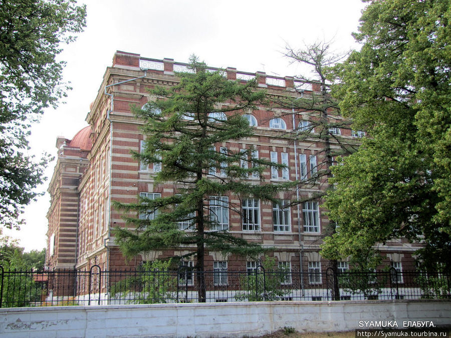 В настоящее время в здании находится Елабужский государственный педагогический университет. Елабуга, Россия