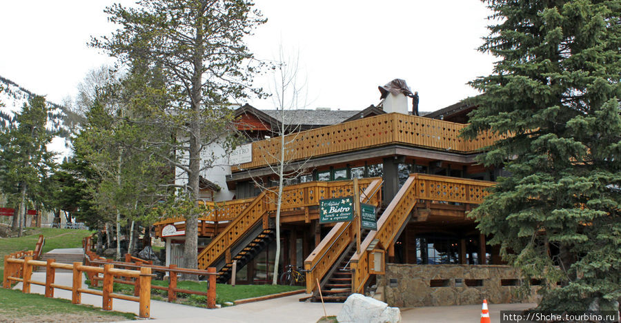 Горнолыжный альпийский курорт с американским привкусом Тетон-Вилладж, CША