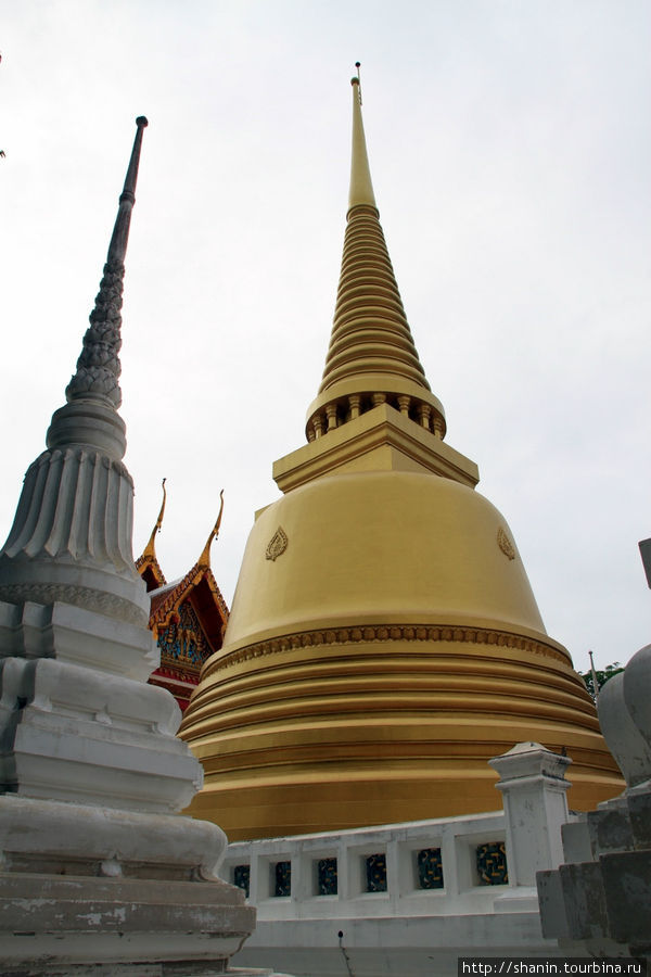 Будда с ребенком Аюттхая, Таиланд