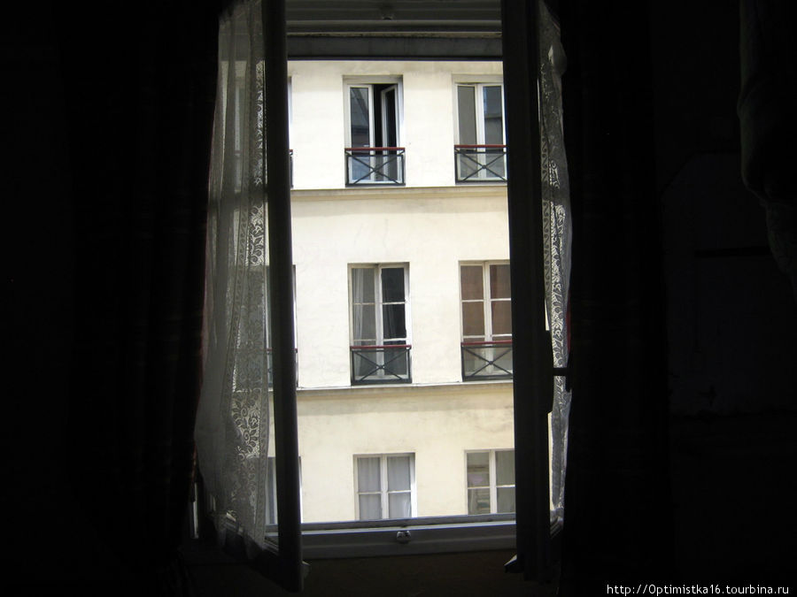 Наше окно Париж, Франция