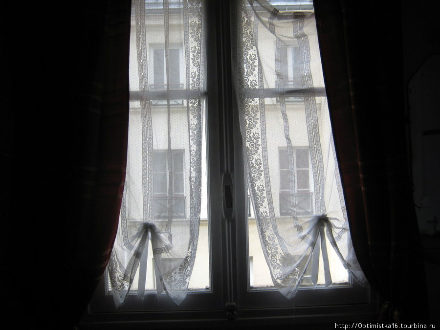 Наше окно Париж, Франция