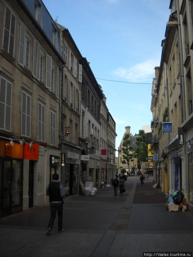Торговая улица Кан, Франция