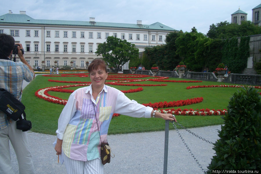 Cад Мирабель с его террасами, мраморными скульптурами и фонтанами Зальцбург, Австрия