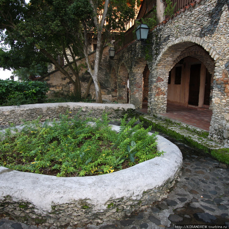 Altos De Chavon - город художников Альтос-де-Чавон, Доминиканская Республика