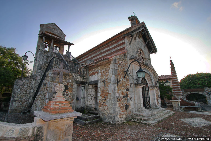 Altos De Chavon - город художников Альтос-де-Чавон, Доминиканская Республика