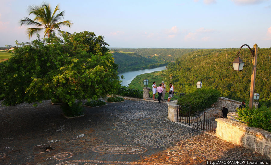 Altos De Chavon - город художников Альтос-де-Чавон, Доминиканская Республика