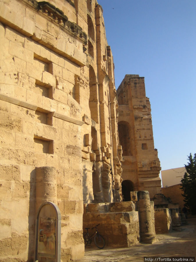 Амфитеатр Эль-Джем - мой первый Колизей. Эль-Джем, Тунис
