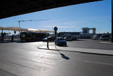Краны сопровождают и в аэропорту: в Портелье активно строится новый терминал.